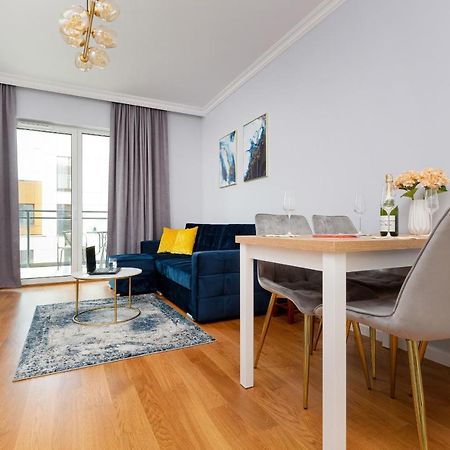 Apartament Dom Przy Okrzei By Renters Prestige Varsovie Extérieur photo