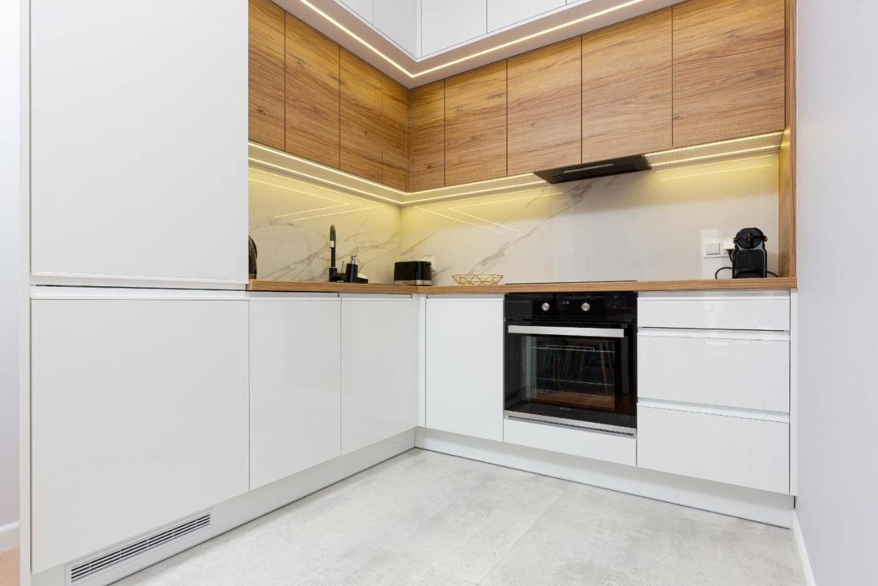 Apartament Dom Przy Okrzei By Renters Prestige Varsovie Extérieur photo