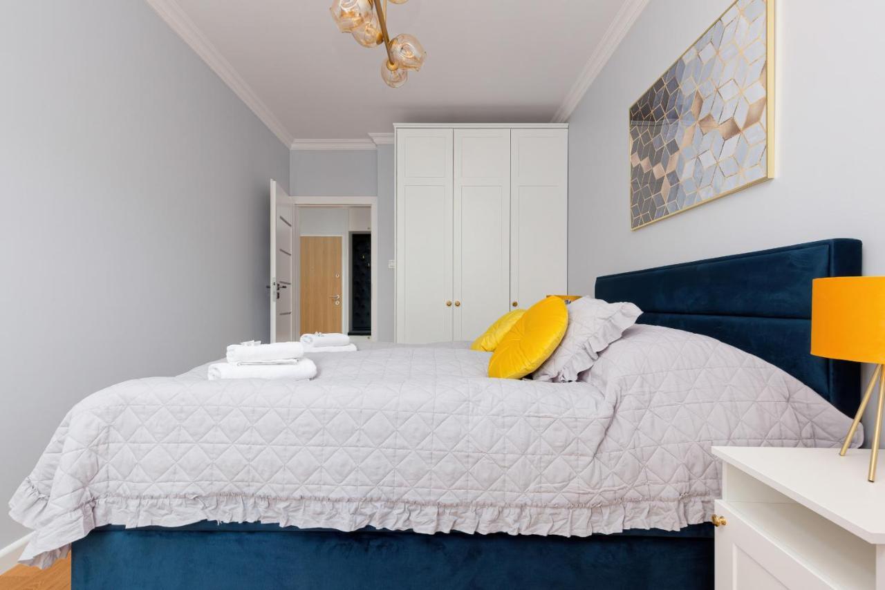 Apartament Dom Przy Okrzei By Renters Prestige Varsovie Extérieur photo