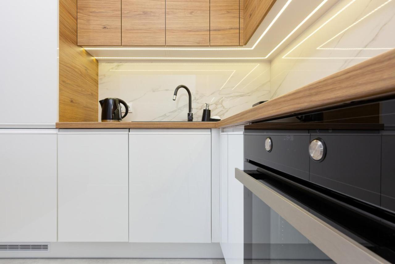 Apartament Dom Przy Okrzei By Renters Prestige Varsovie Extérieur photo