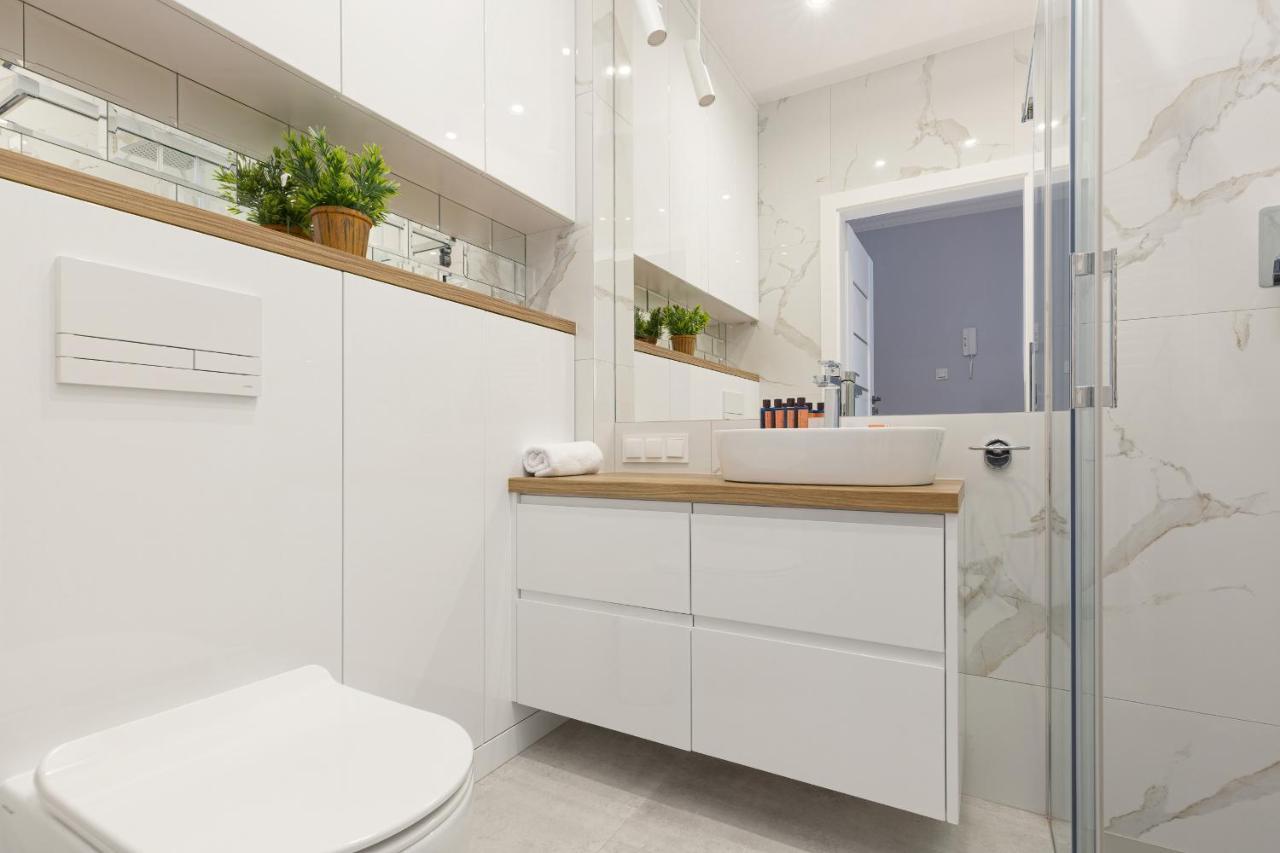 Apartament Dom Przy Okrzei By Renters Prestige Varsovie Extérieur photo